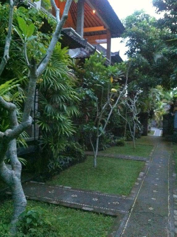 Karang Mesari Ubud Guest House Exterior photo